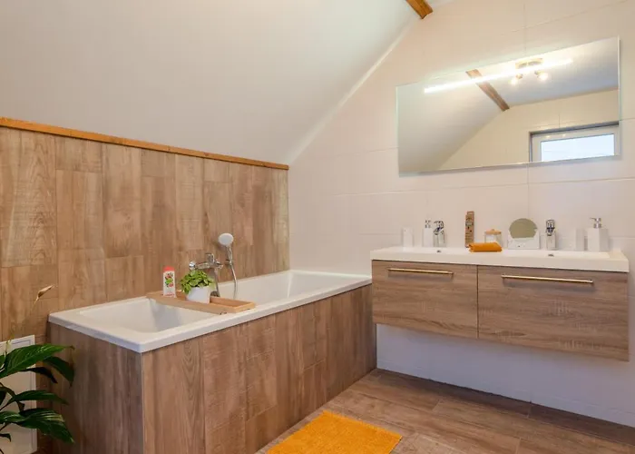 וילה Industrial Loft Whirlpool, Sauna, Terrace